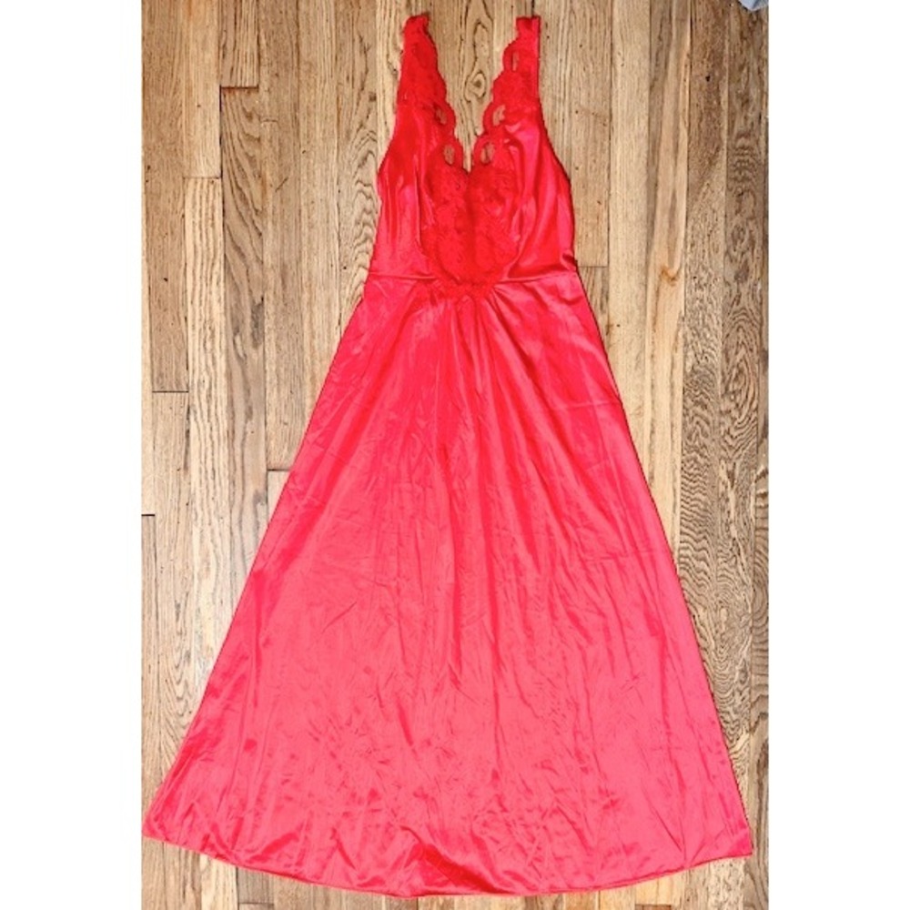 Vintage Inner Most long Red lace trim Nightgown size M, Sears‎
